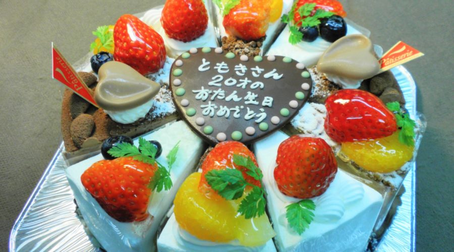 ショートケーキ10個分